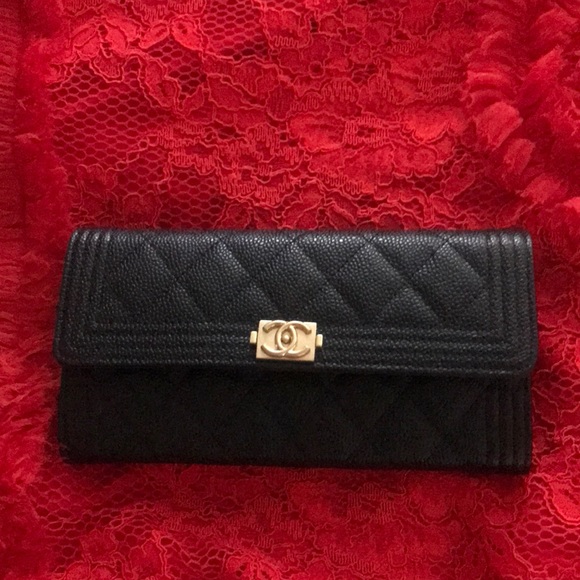 CHANEL Handbags - Chanel caviar leather perfect condition wallet